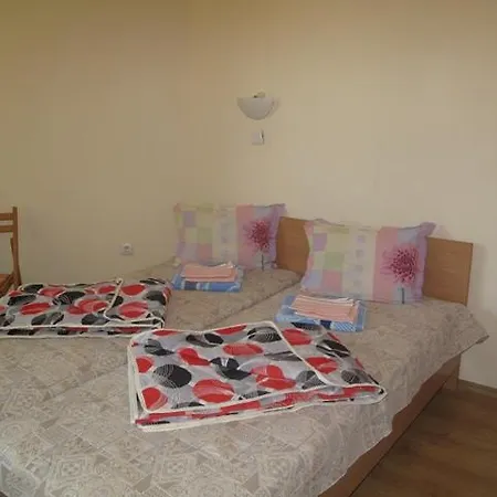 Apartament 28 *